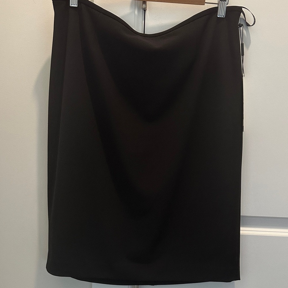 Calvin Klein Elegant Black Pencil Skirt